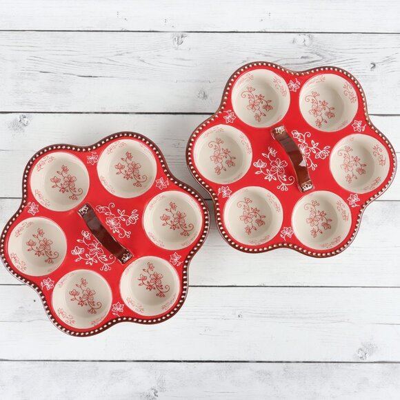 Temp-Tations Floral Lace Red Muffin Pan - Picture 3 of 8